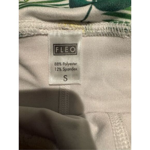 Fleo LRC Axa Shorts Size small excellent condition - Picture 2 of 4